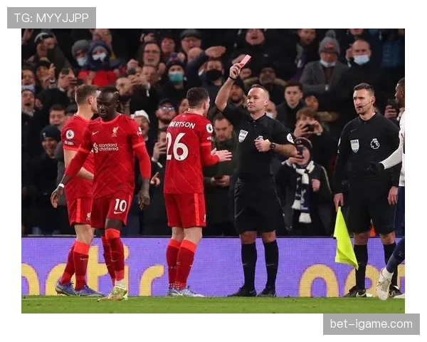 酒红军团强势崛起，稳步跻身英超争冠行列