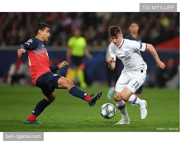 里尔边路进攻表现稳健,近期战术推进效率持续提升