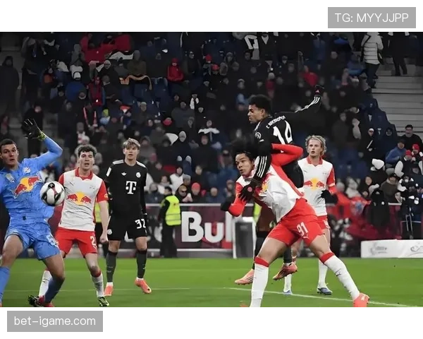 拜仁防守体系漏洞频现,稳定性承压或将影响争冠形势 拜仁防守体系漏洞频现,稳定性承压或将影响争冠形势