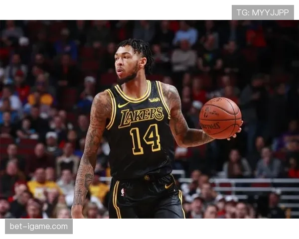 英格拉姆通过单打拉开差距 提升湖人关键回合得分效率